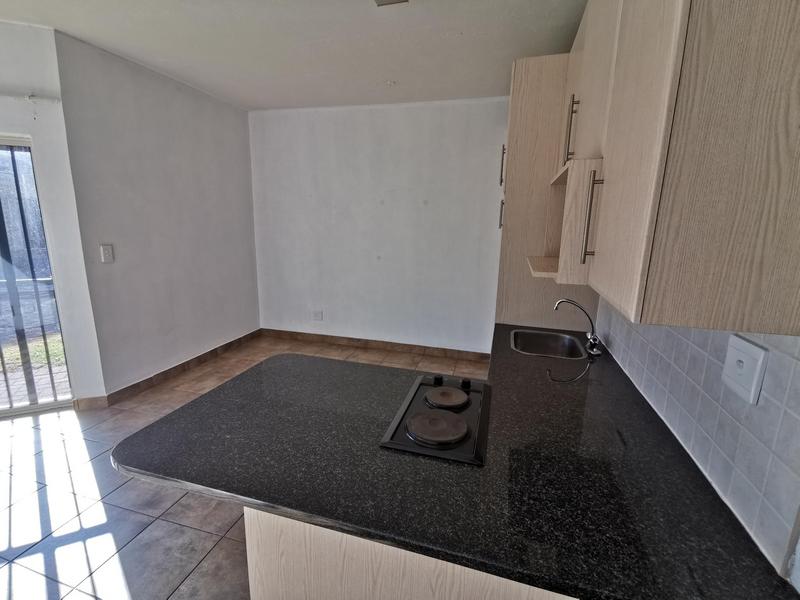 To Let 1 Bedroom Property for Rent in Dassie Rand North West